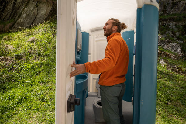 Portable Toilet Options We Offer in The Meadows, FL